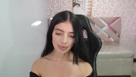 CINTIA ARAUJO online show from 10.18.25