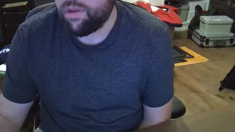 Snapshot of cyrsug chatting on 11.21.25 cyrsug online show from 11.21.25