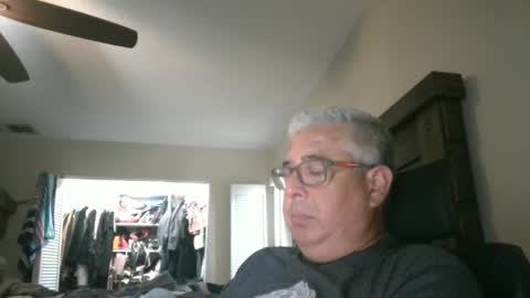 Snapshot of czar1974 chatting on 10.12.25 czar1974 online show from 10.12.25