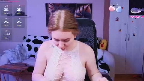 Snapshot of d0nna_ chatting on 10.14.25 Donna online show from 10.14.25