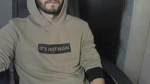 Snapshot of d_____________k chatting on 11.02.25 Dolce online show from 11.02.25