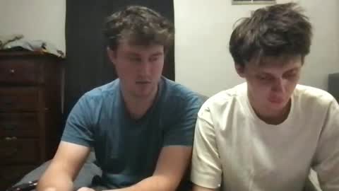 Snapshot of d_dart chatting on 10.28.25 Aeboy12 online show from 10.28.25