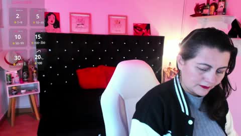 Mia  online show from 01.08.25