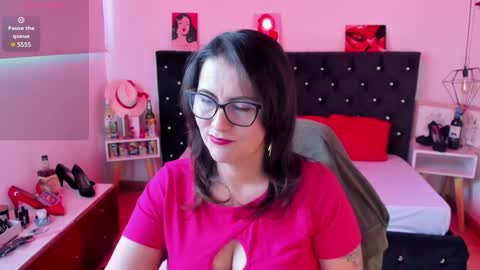 Mia  online show from 01.13.25