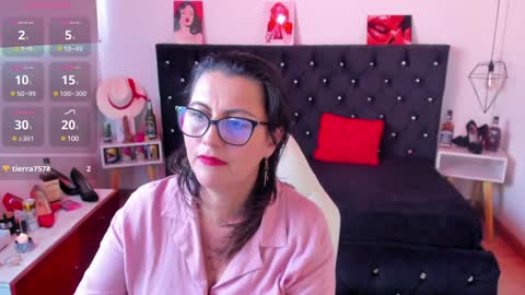 Mia  online show from 01.15.25