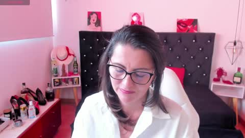 Mia  online show from 01.16.25