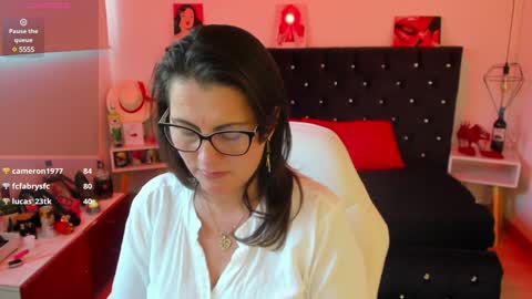 Mia  online show from 01.18.25