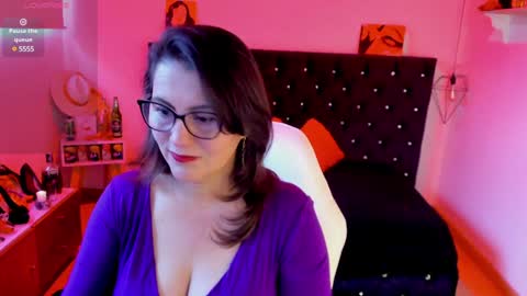 Mia  online show from 01.26.25