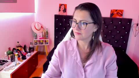 Mia  online show from 01.27.25