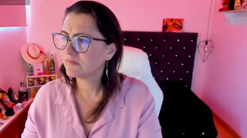 Mia  online show from 01.27.25
