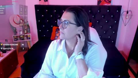 Mia  online show from 01.29.25