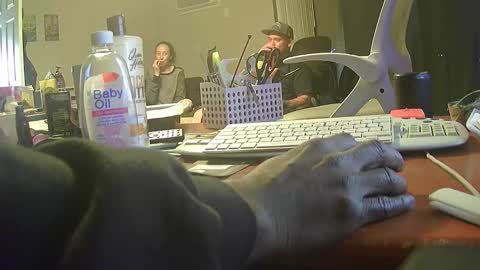 Snapshot of da_c_e_a_c_k_s chatting on 11.16.25 Da C E A C K S online show from 11.16.25