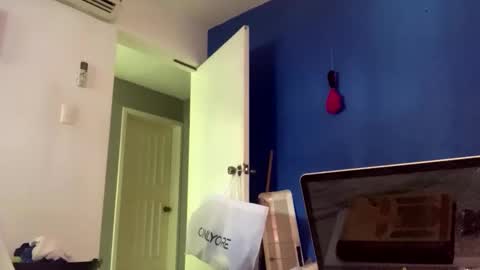 Snapshot of dabeibe chatting on 10.19.25 Jewbb online show from 10.19.25