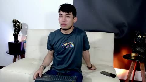 Snapshot of daddy_juancho82 chatting on 05.19.26 juancho online show from 05.19.26