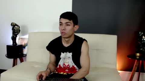 Snapshot of daddy_juancho82 chatting on 05.22.26 juancho online show from 05.22.26