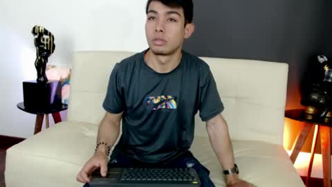 Snapshot of daddy_juancho82 chatting on 05.26.26 juancho online show from 05.26.26