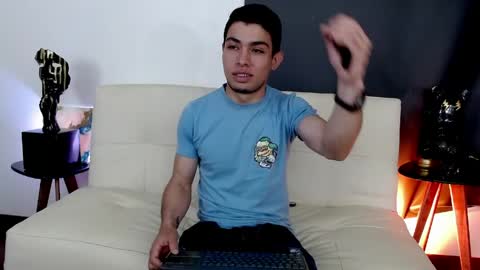 Snapshot of daddy_juancho82 chatting on 06.01.26 juancho online show from 06.01.26