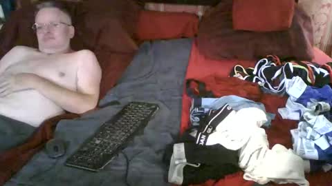 Snapshot of daddycubbyhubby chatting on 10.19.25 Daddy online show from 10.19.25