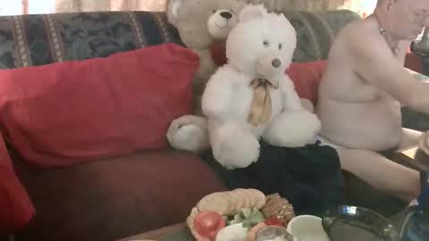 Snapshot of daddycubbyhubby chatting on 10.26.25 Daddy online show from 10.26.25