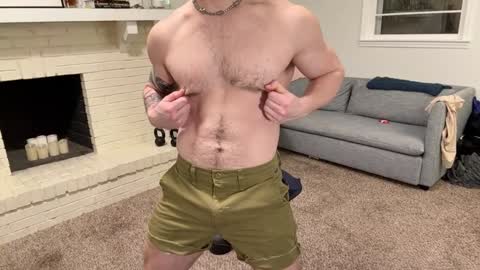 Snapshot of daddydaydrinkz chatting on 01.08.25 DaddydayDrinkz online show from 01.08.25