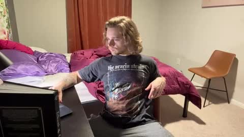 Snapshot of daddydaydrinkz chatting on 02.26.25 DaddydayDrinkz online show from 02.26.25