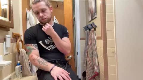 Snapshot of daddydaydrinkz chatting on 11.03.25 DaddydayDrinkz online show from 11.03.25