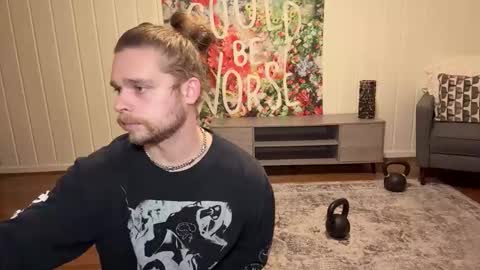 Snapshot of daddydaydrinkz chatting on 12.05.25 DaddydayDrinkz online show from 12.05.25