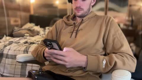 Leo online show from 11.22.25