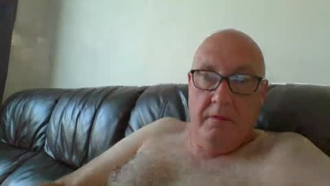 Snapshot of daddyhere4uall8 chatting on 08.08.26 daddyhere4uall8 online show from 08.08.26