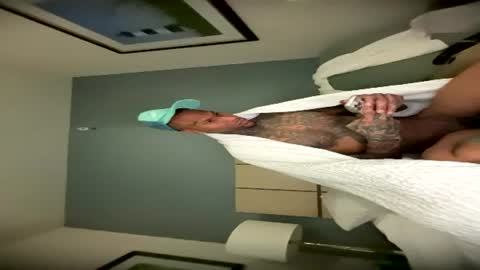 Snapshot of daddyjanimal chatting on 07.20.26 sexy tatted king bbc online show from 07.20.26