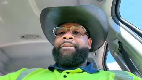 Snapshot of daddylongstroke887552092 chatting on 10.27.25 daddylongstroke887552092 online show from 10.27.25