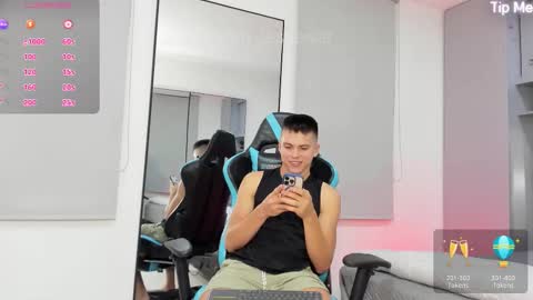 Snapshot of daddyrich4u chatting on 11.08.25 daddyrich4u online show from 11.08.25