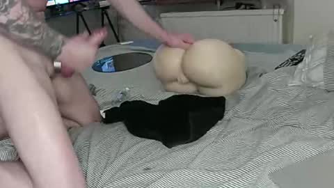 Snapshot of daddys_hard_cock chatting on 12.29.24 daddys_hard_cock online show from 12.29.24