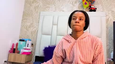 Snapshot of daffnelewis chatting on 02.07.26 daffnelewis online show from 02.07.26