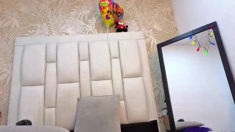 Snapshot of daffnelewis chatting on 02.09.26 daffnelewis online show from 02.09.26