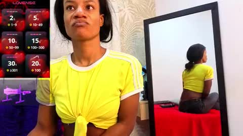 Snapshot of daffnelewis chatting on 02.26.26 daffnelewis online show from 02.26.26