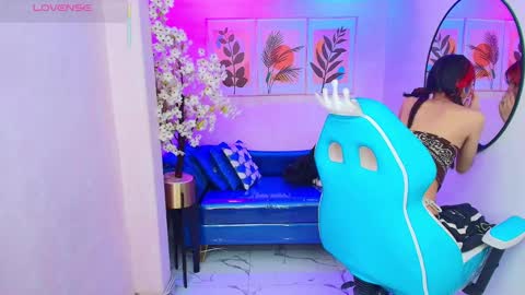 dafne huges online show from 10.23.25