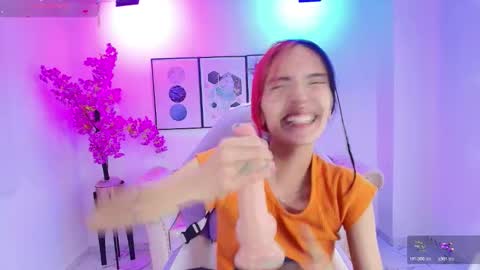 dafne huges online show from 10.24.25