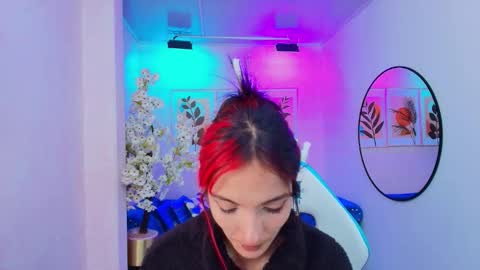 dafne huges online show from 10.27.25