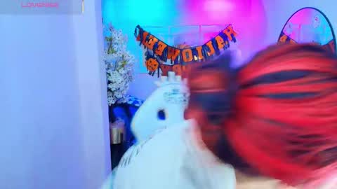 dafne huges online show from 10.30.25