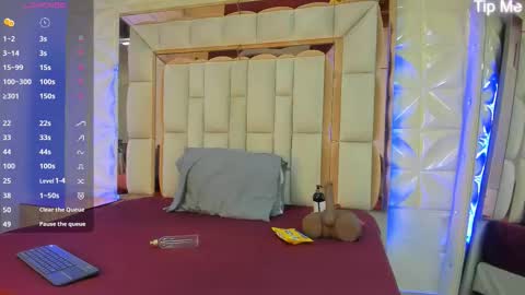 Dafnee online show from 11.26.25