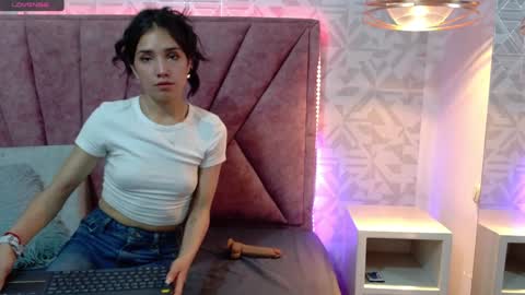 dafnee_e online show from 01.18.25
