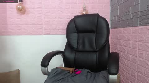 dafnee_e online show from 01.24.25