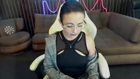 Dafni Mon online show from 09.19.25
