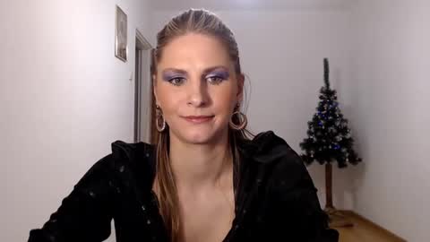 Dagmarie online show from 12.15.24
