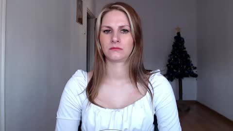 Dagmarie online show from 12.21.24
