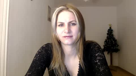 Dagmarie online show from 12.23.24