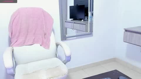 Snapshot of dahian_carter chatting on 10.04.25 Dahian online show from 10.04.25