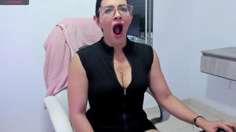 Snapshot of dahian_carter chatting on 10.11.25 Dahian online show from 10.11.25