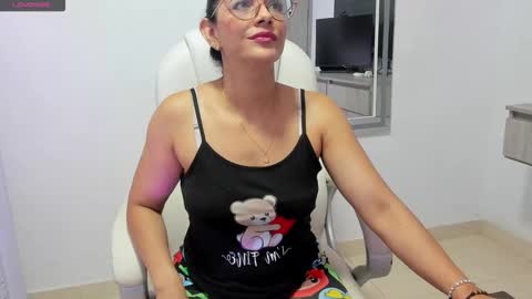 Snapshot of dahian_carter chatting on 10.16.25 Dahian online show from 10.16.25